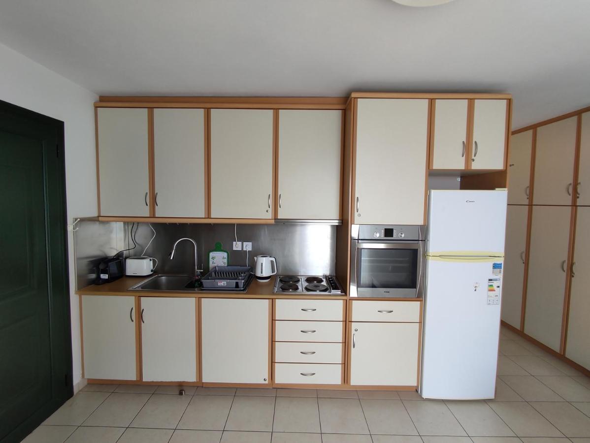 Glyfada Beach House Bagian luar foto